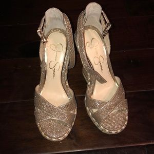 Jessica Simpson Ahnika Gold wedges